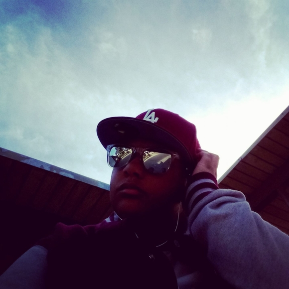 Meet your Posher, Ajajade - Picture 1 of 1